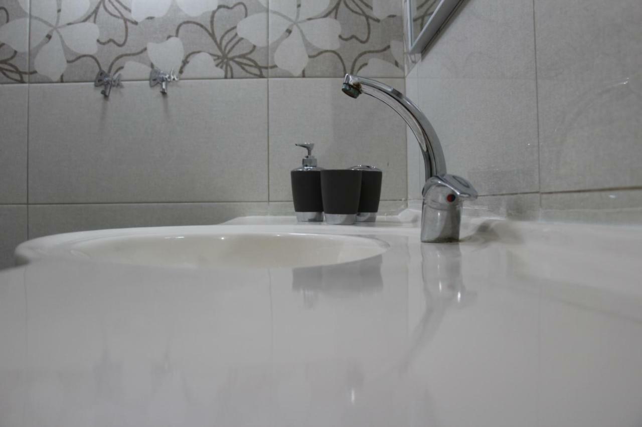 Adi Apartment Arad Exterior photo